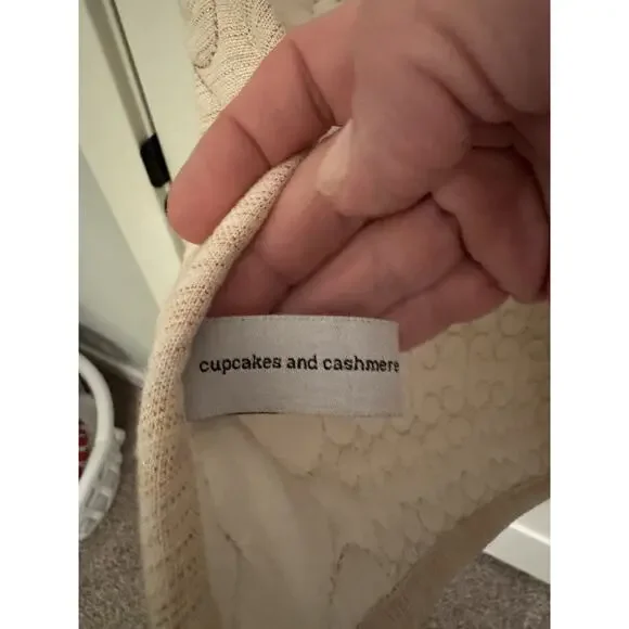 Cupcakes And Cashmere At Home Tablerunner 16”X72” Blush, Pink, Hearts, Valentine - Picture 5 of 6